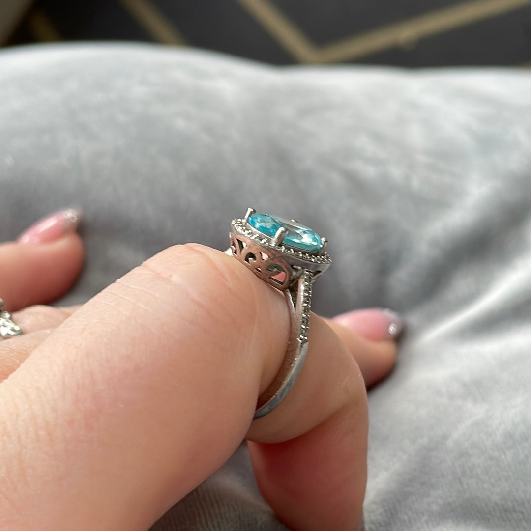 Tresor Paris Beautiful Blue Oval Pave Ring 55