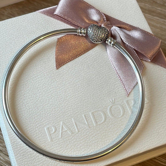 Genuine Pandora Pave Heart Clasp 19cm Moments Bangle