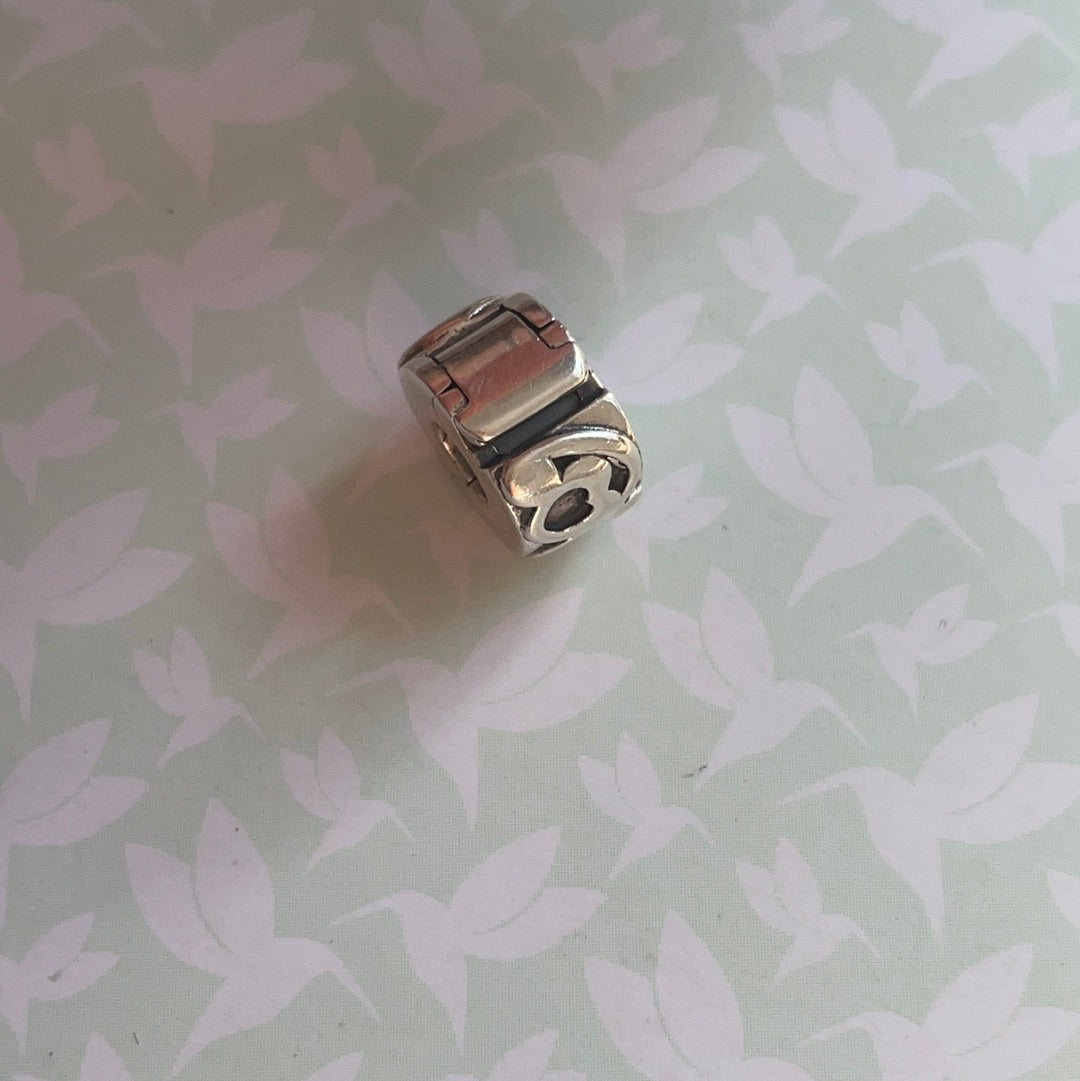 Genuine Chamilia Swirl Heart Silicone Clip Charm
