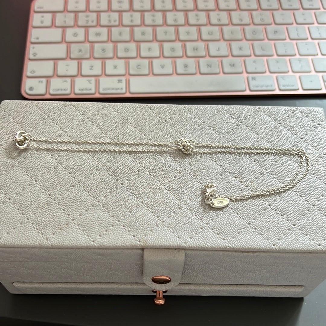 Genuine Links of London Petite Knot Brand New Necklace