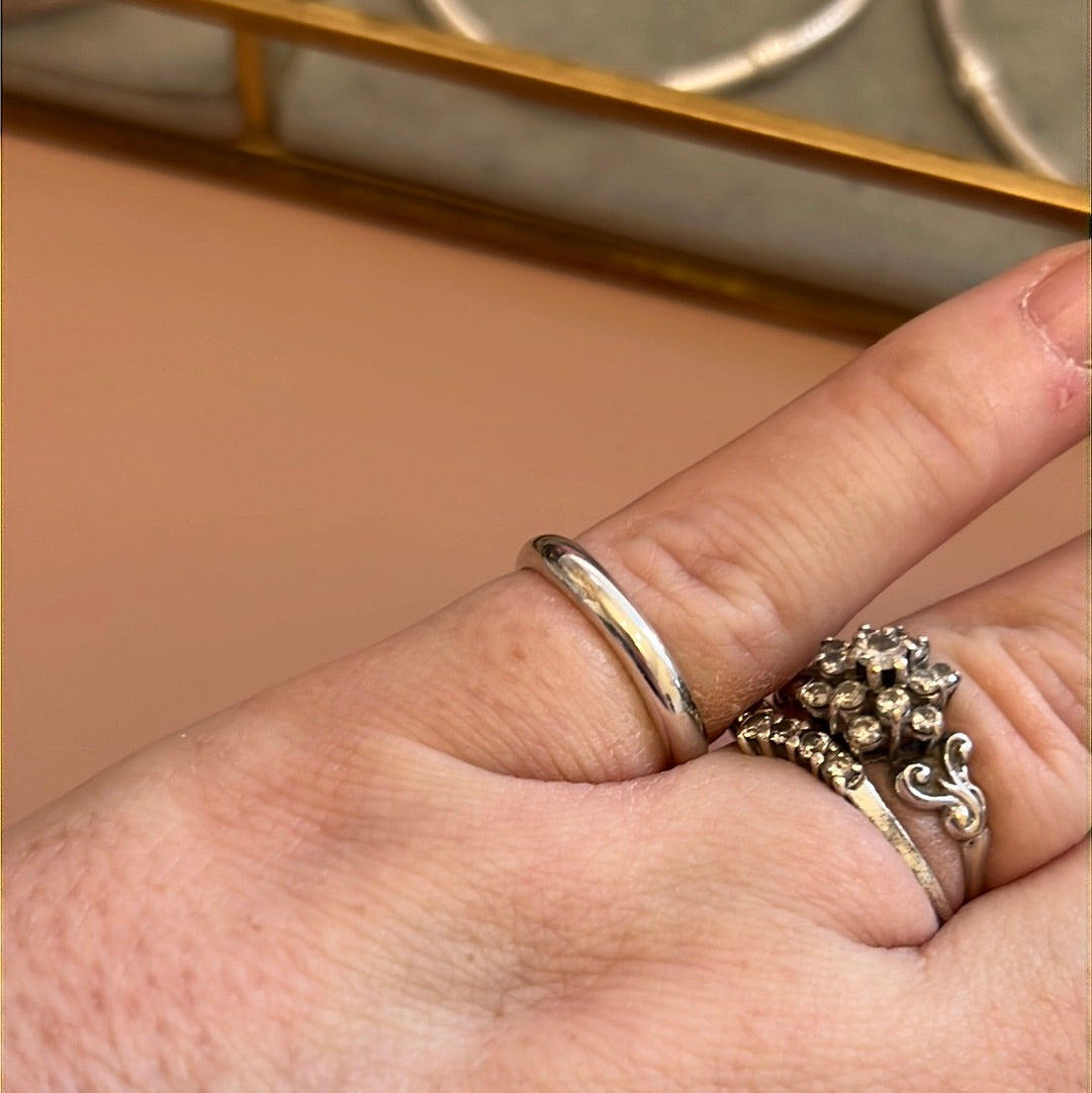Genuine Links of London Sterling Silver Rare Pave Circle Ring in Size 52