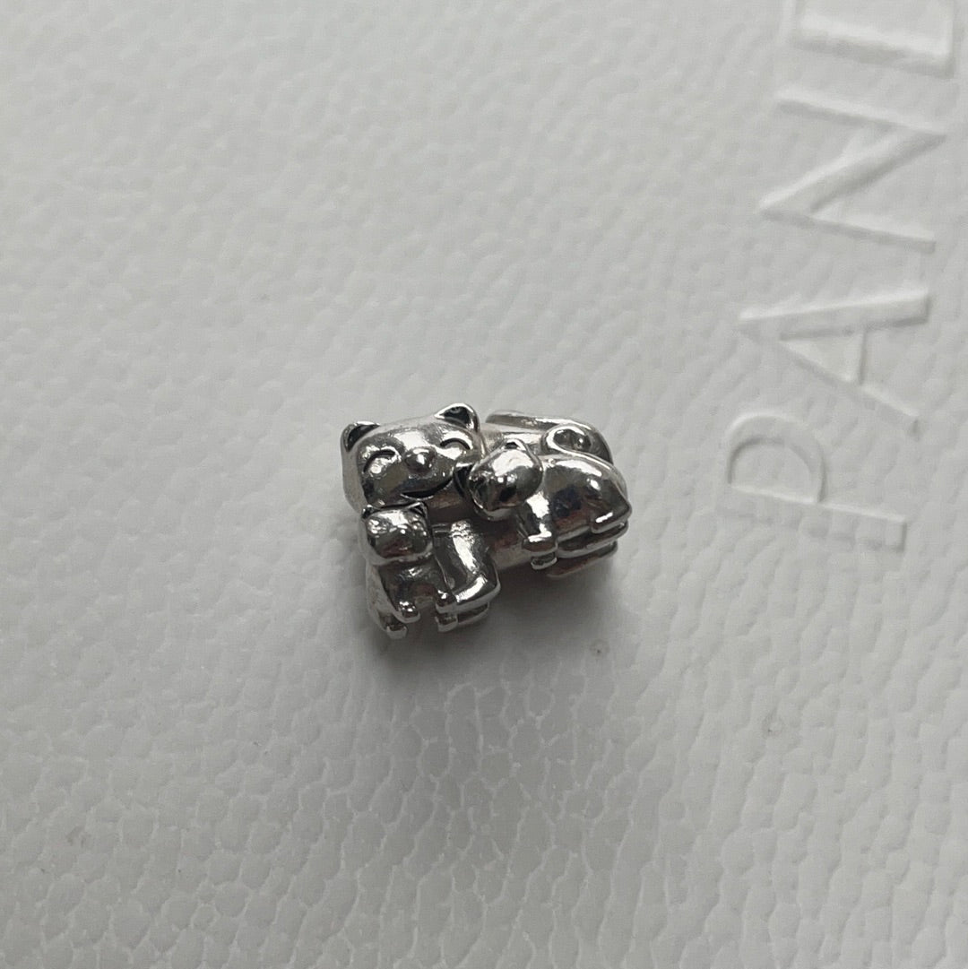 Genuine Chamilia Cat with Kittens Animal Charm