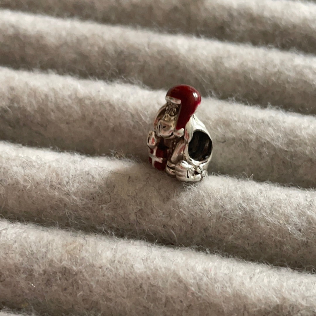 Genuine Pandora Winnie The Pooh Disney Eeyore Christmas Edition WIth Hat and Enamel Present